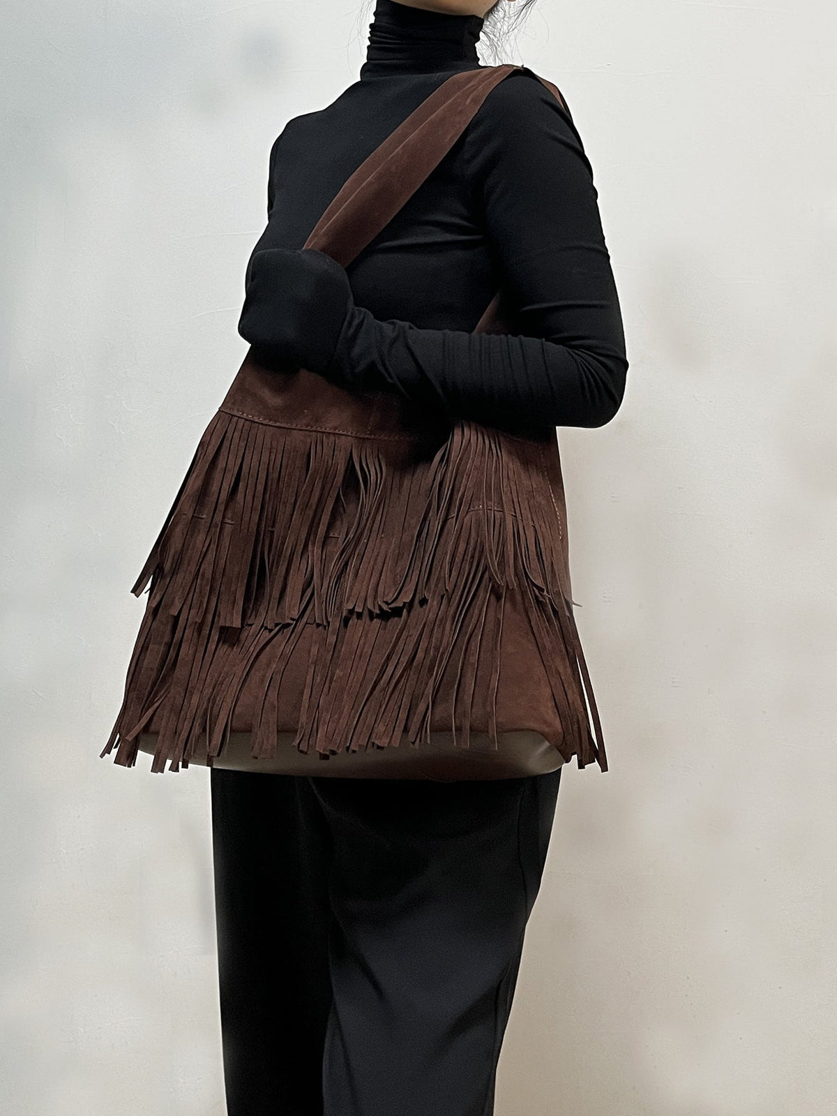 Sophia | Grand sac rétro en suédine café à pompons