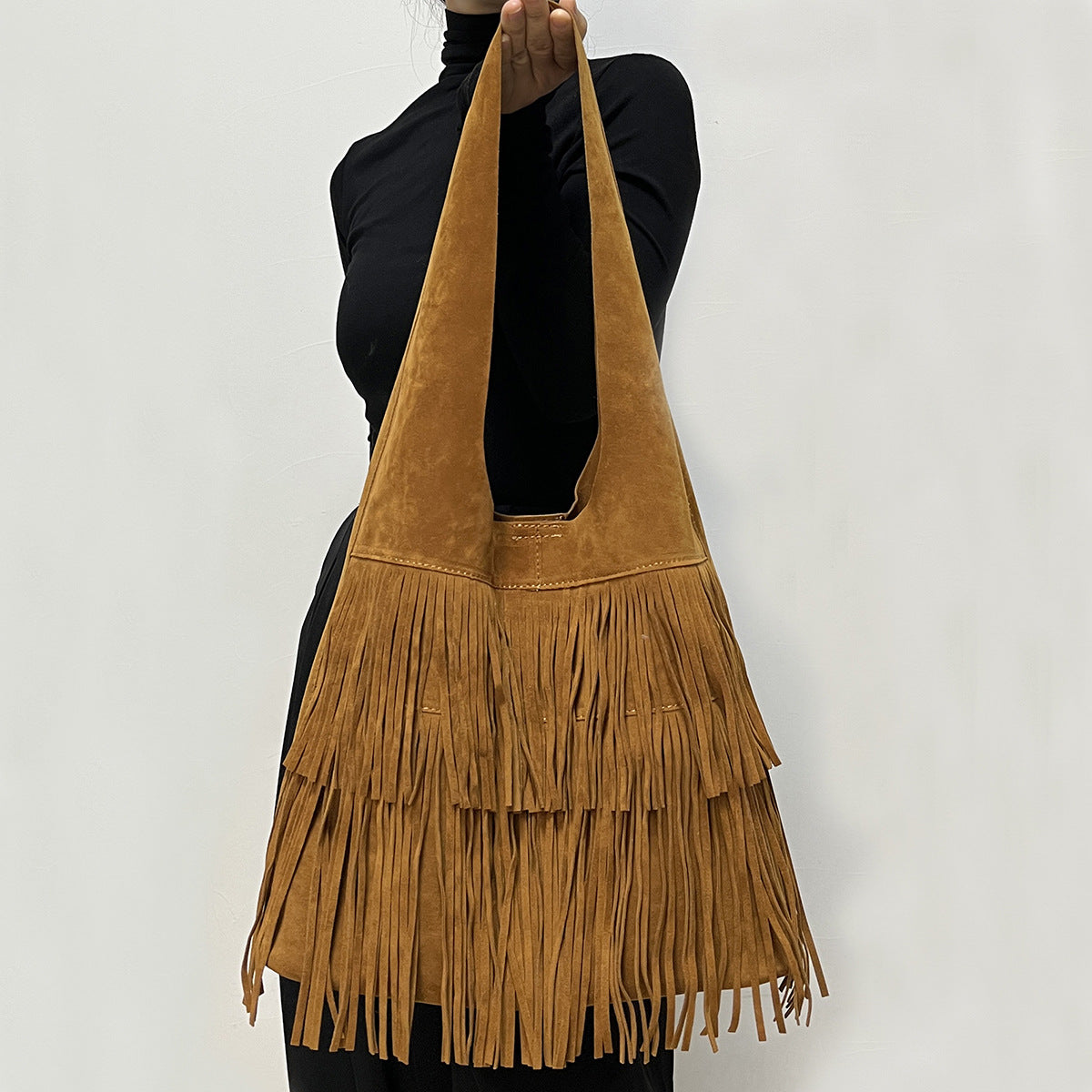 Sophia | Grand sac rétro en suédine café à pompons