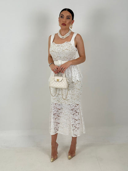Alejandra | Robe en dentelle à volant et ceinture amovible