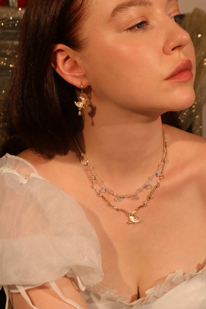 Collier lune en nacre et zircons, plaqué or 18 carats