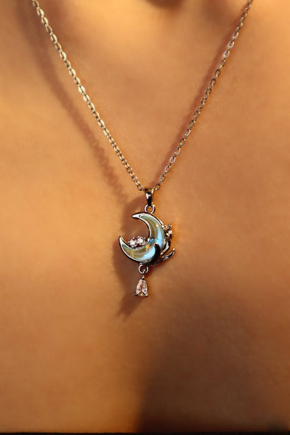Collier lune et rose à pierre bleue