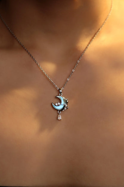 Collier lune et rose à pierre bleue