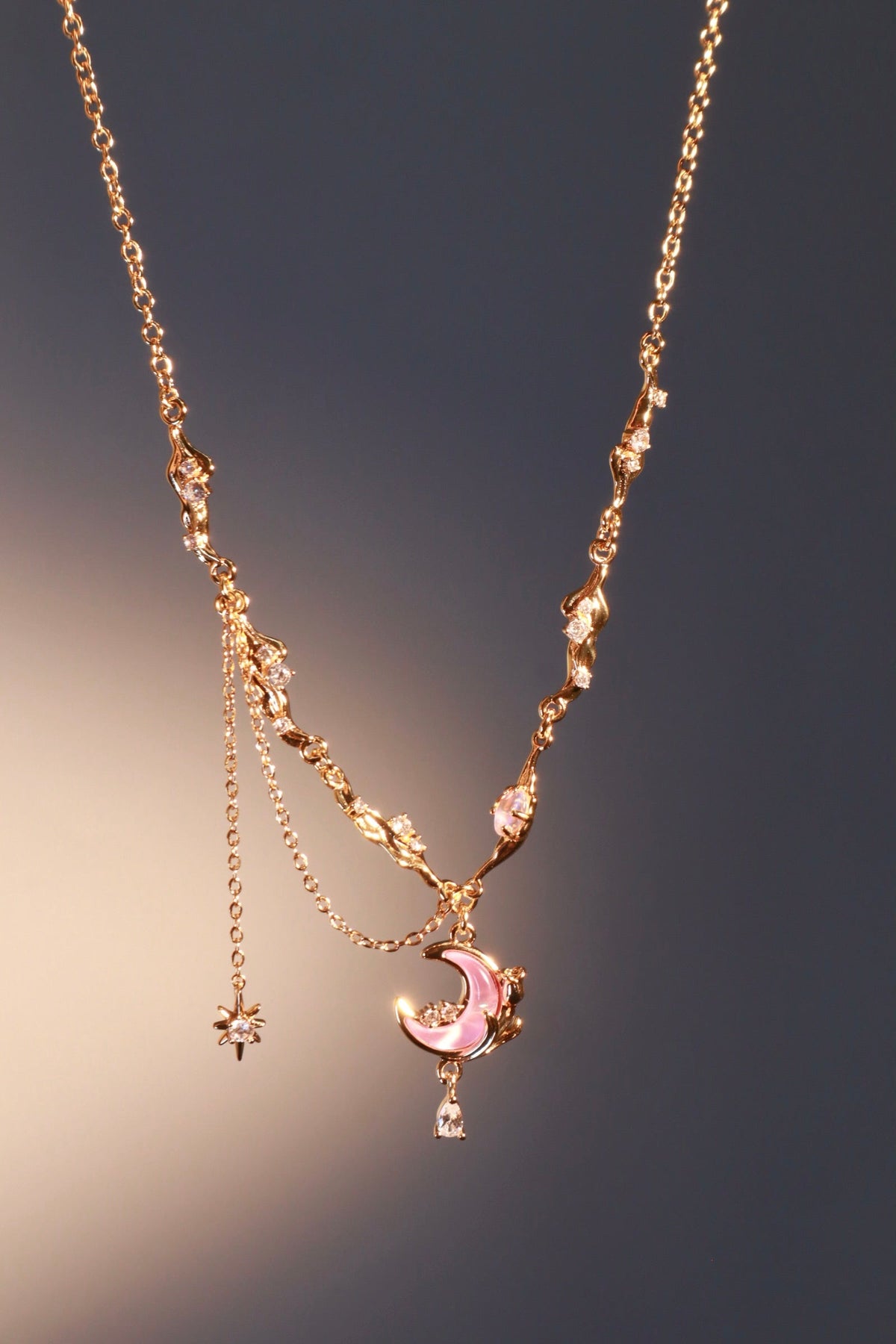 Collier lune et rose scintillant, plaqué or 18 carats
