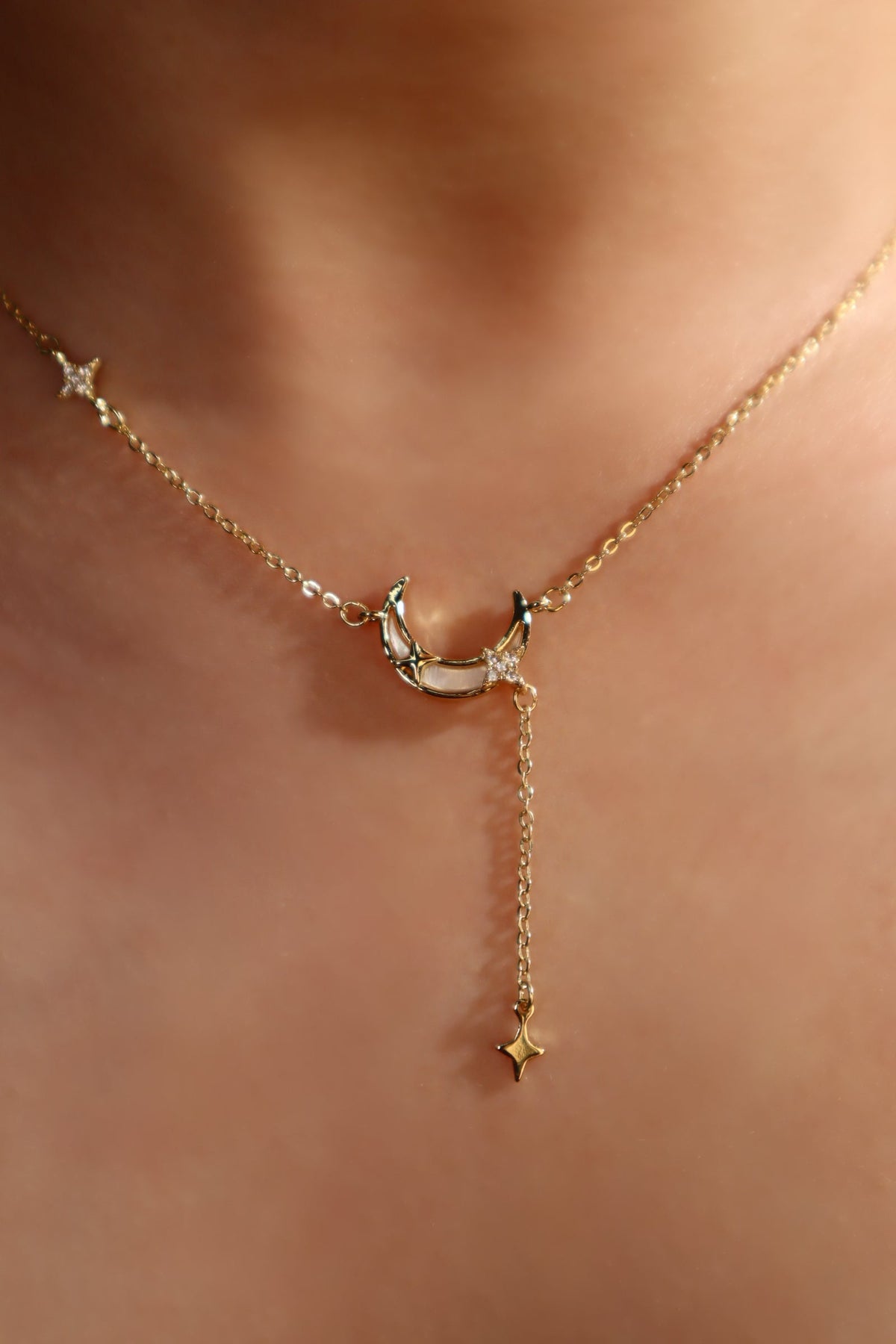 Collier lune porte-bonheur en perles de nacre, plaqué or 14 carats