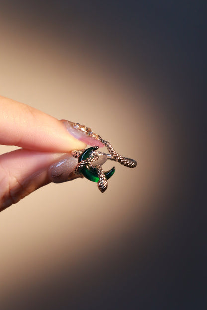 Bague serpent et lune à zircon vert