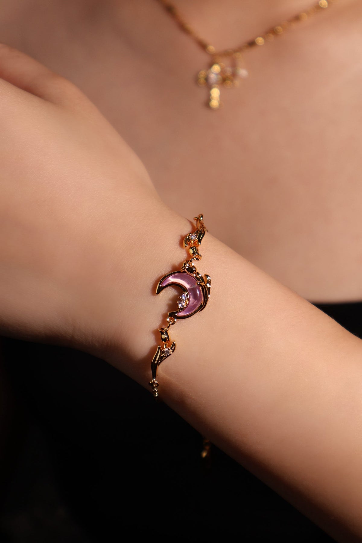 Bracelet lune et rose scintillant, plaqué or 18 carats