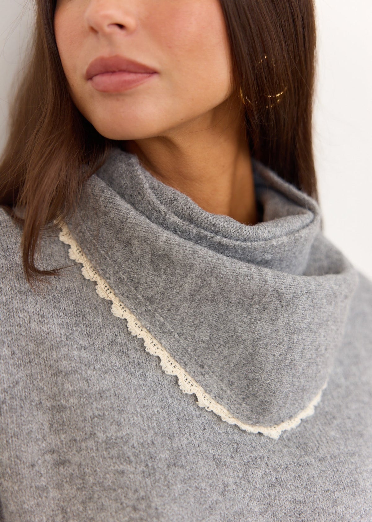 Pull Nina à écharpe amovible