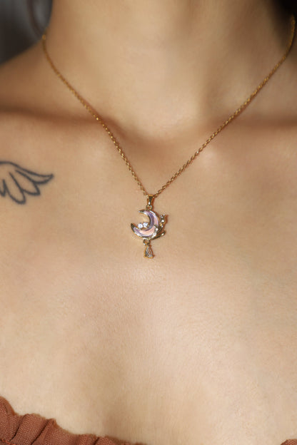 Collier lune et rose mauve, plaqué or 18 carats