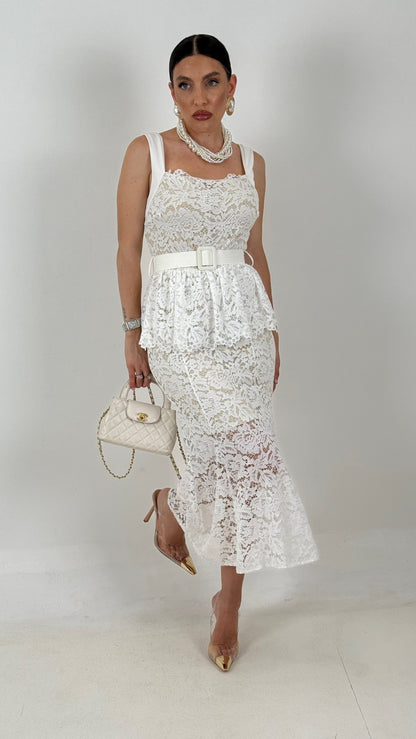Alejandra | Robe en dentelle à volant et ceinture amovible