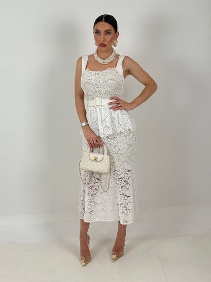 Alejandra | Robe en dentelle à volant et ceinture amovible