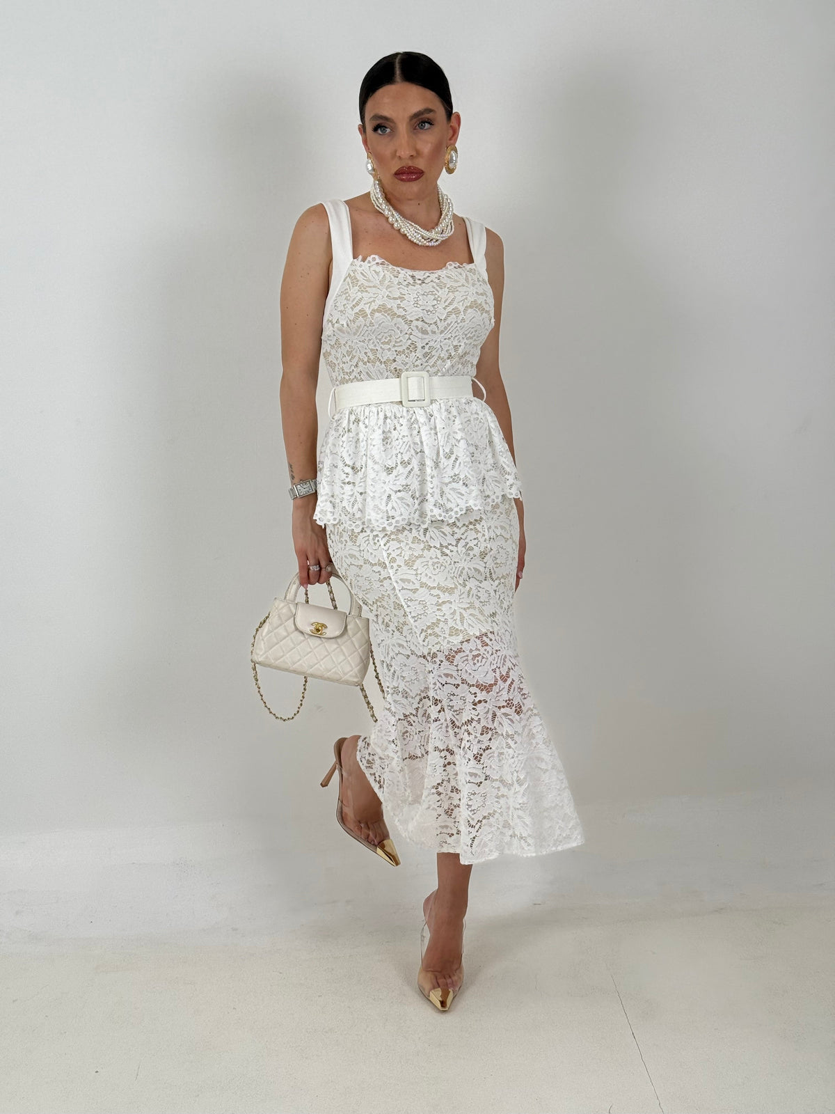 Alejandra | Robe en dentelle à volant et ceinture amovible