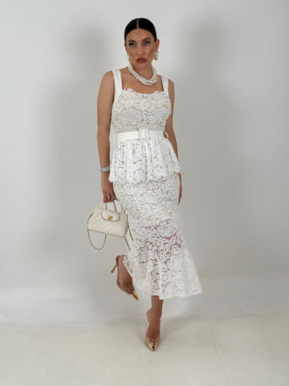 Alejandra | Robe en dentelle à volant et ceinture amovible