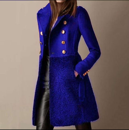 Manteau Vittoria ceinturé à bordure en fausse fourrure
