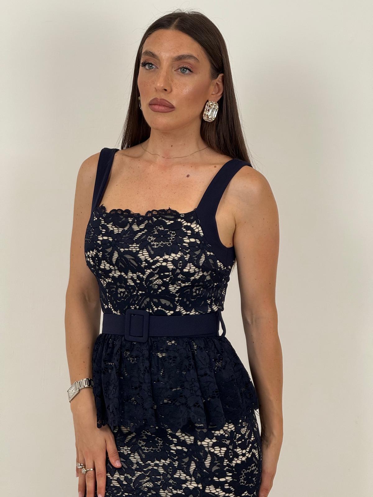 Alejandra | Robe en dentelle à volant et ceinture amovible