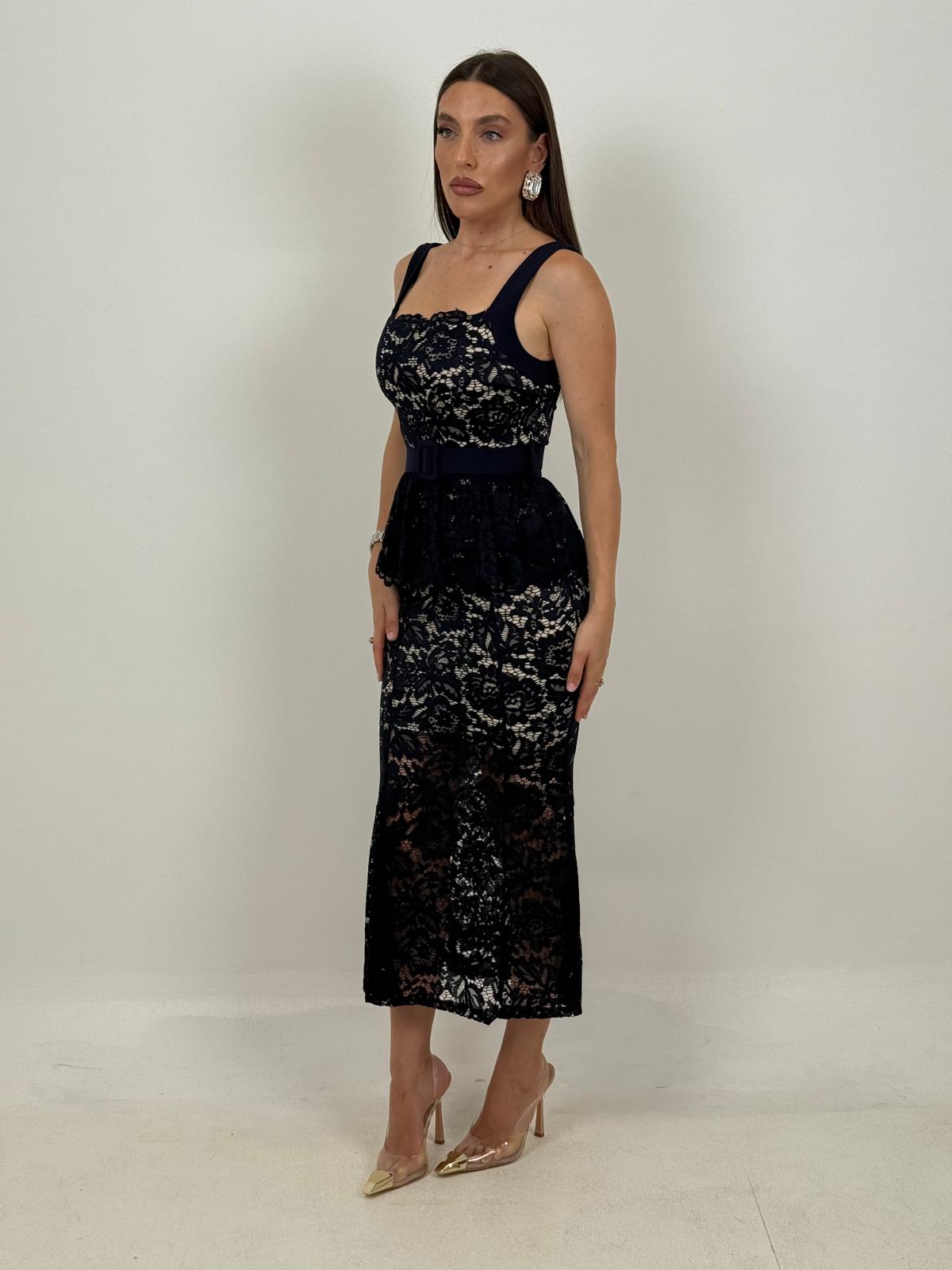 Alejandra | Robe en dentelle à volant et ceinture amovible